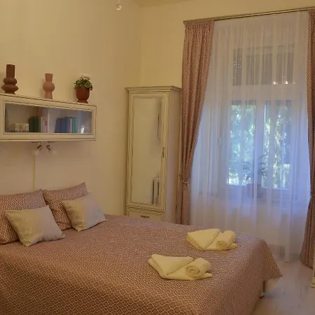 Elegant Apartman